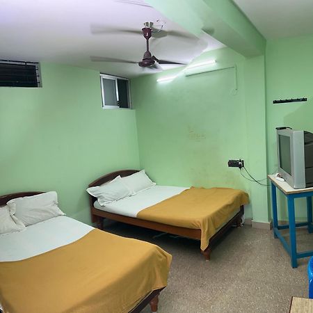 Hotel Chola Lodge Aranthangi Esterno foto