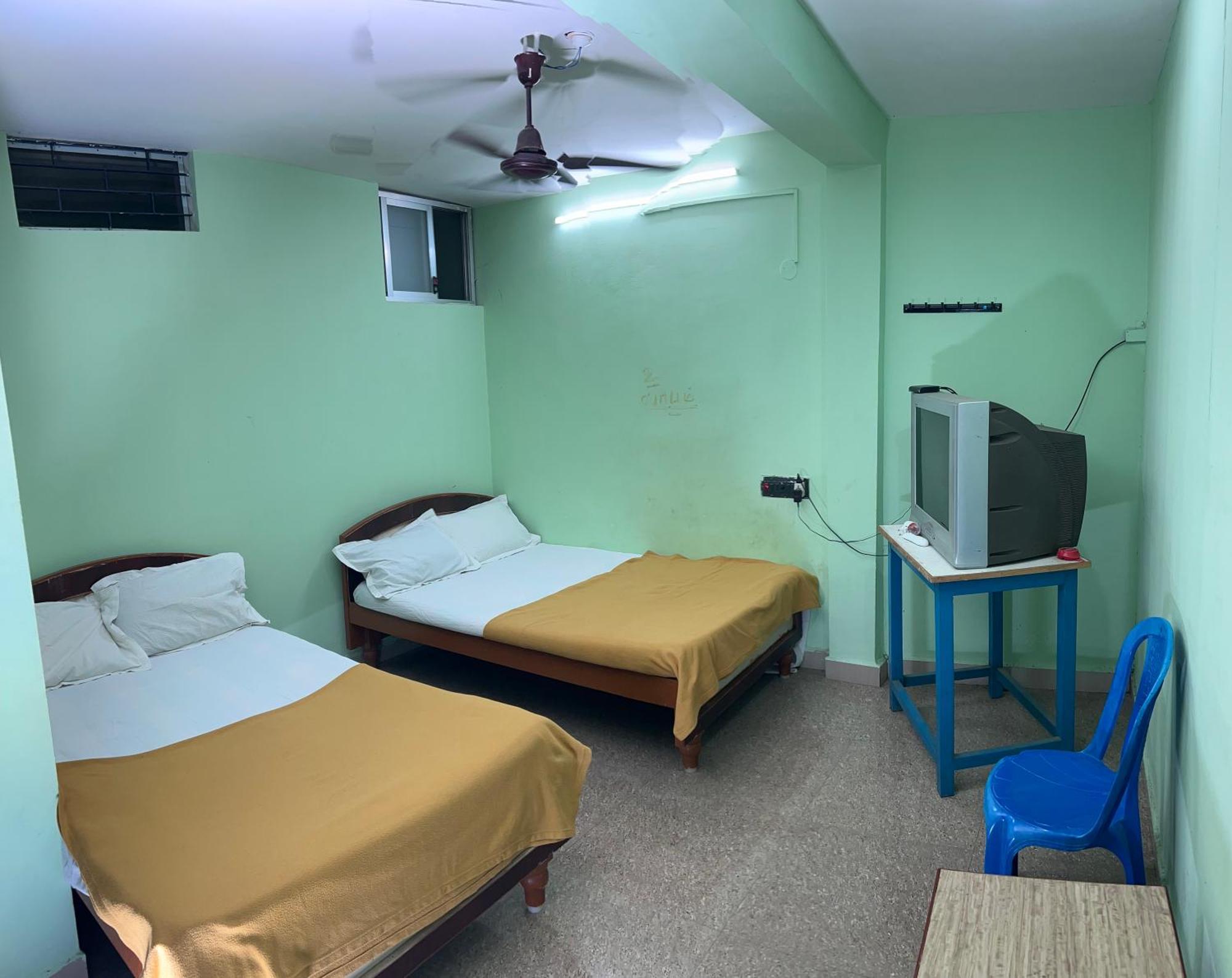 Hotel Chola Lodge Aranthangi Esterno foto