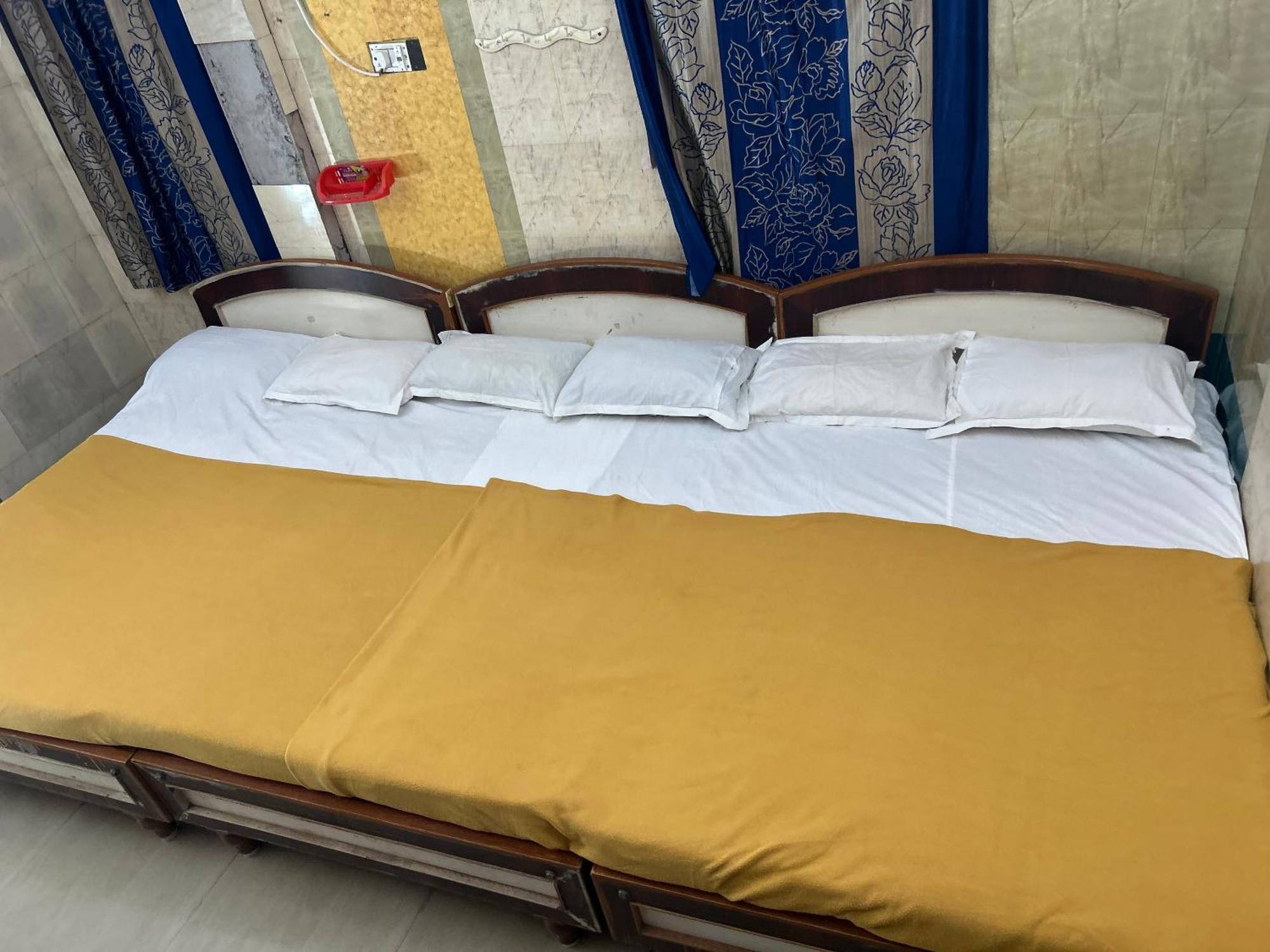 Hotel Chola Lodge Aranthangi Esterno foto