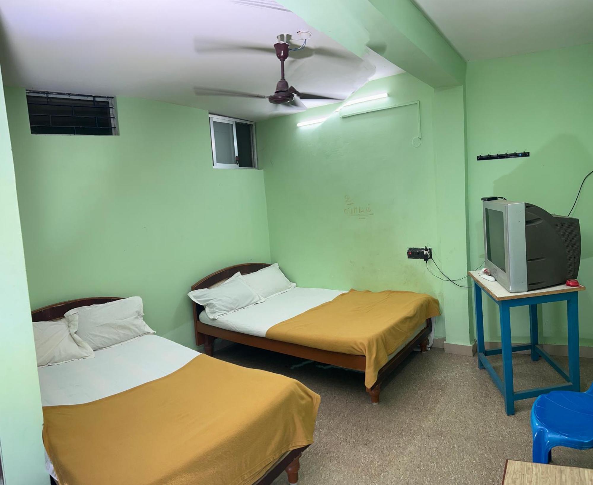 Hotel Chola Lodge Aranthangi Esterno foto