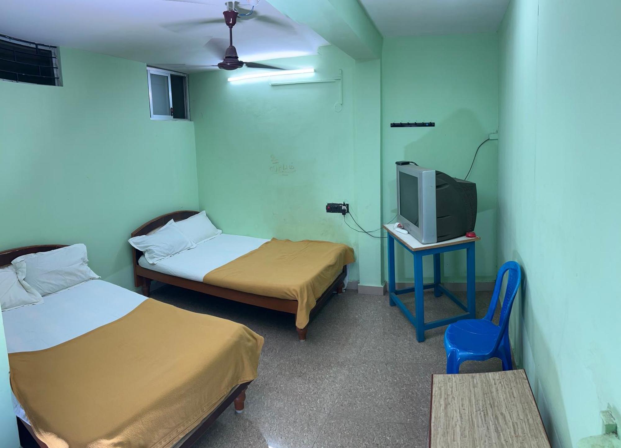 Hotel Chola Lodge Aranthangi Esterno foto