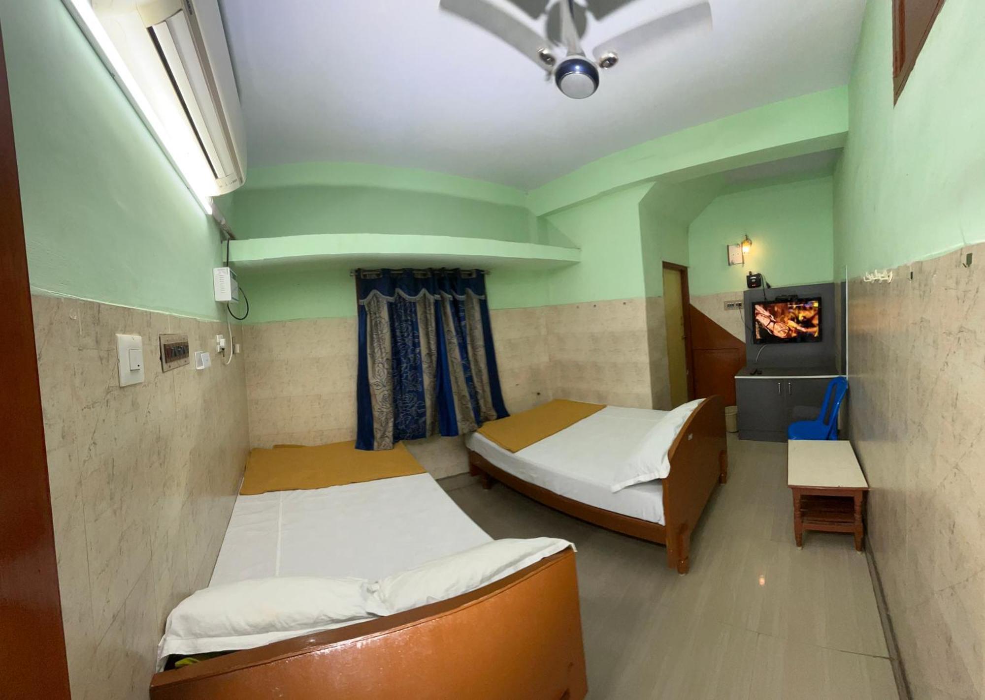 Hotel Chola Lodge Aranthangi Esterno foto