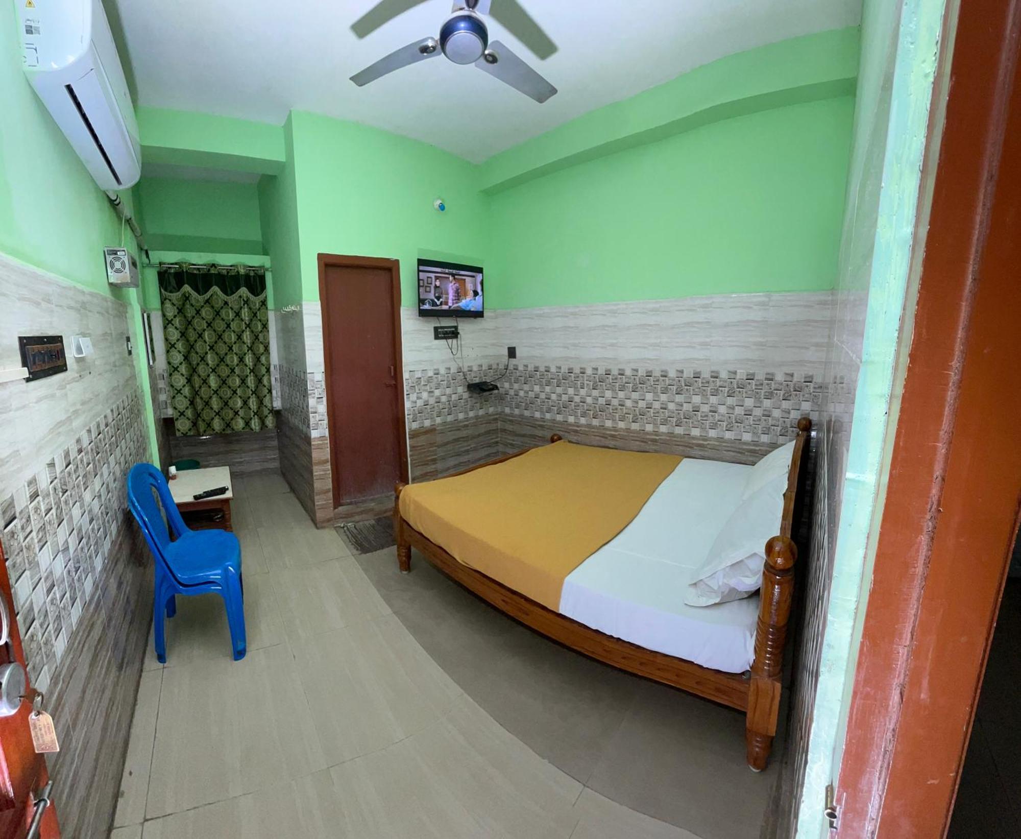 Hotel Chola Lodge Aranthangi Esterno foto